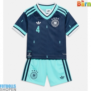 Billiga Tyskland Jonathan Tah #4 Bortatröja Barn VM 2026 Kortärmad (+ Korta byxor)